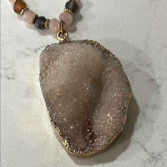 Cream Beaded Necklace with Gold Chain and Natural Stone Pendant - Picture 4 of 14